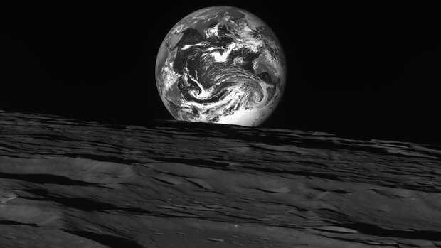 تصاویر ماه و زمین از چشم کاوشگر کره ای 