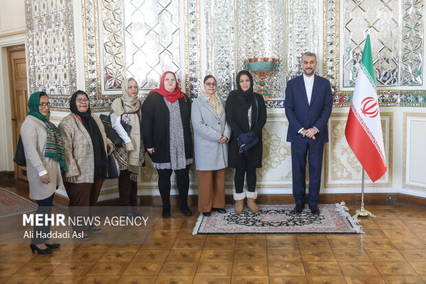 ایرانی وزیر خارجہ سے سیاسی رہنماؤں ملاقات
