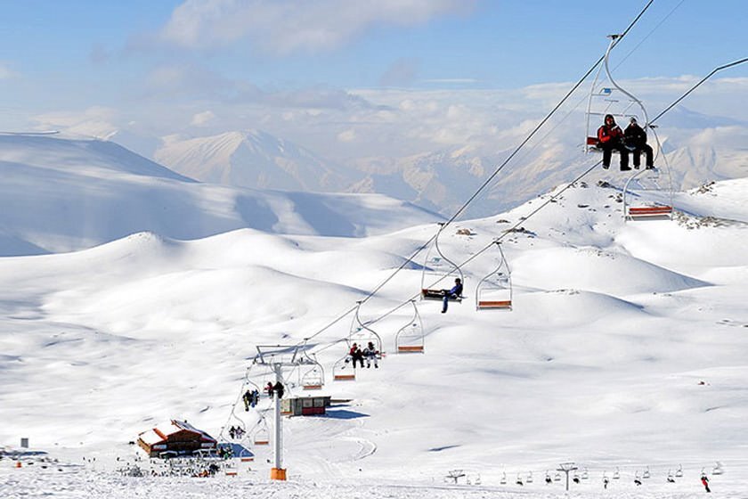 ظرفیت‌های ورزش اسکی در کوهرنگ مغفول مانده است