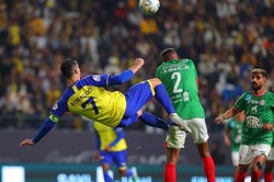 ستارگان فوتبال جهان مقابل ایران/ «رونالدو» به پرسپولیس رسید «نیمار» به نساجی