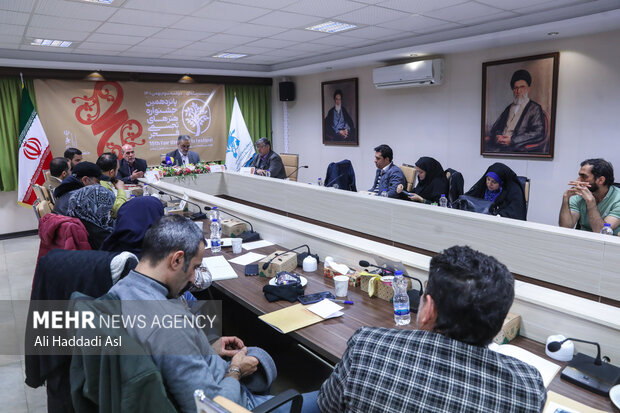 نشست خبری پانزدهمین جشنواره هنرهای تجسمی فجر با حضور عبدالرضا سهرابی مدیرکل هنرهای تجسمی و رئیس شورای سیاستگذاری جشنواره، سیدعباس میرهاشمی دبیرکل جشنواره، سیدمصطفی زراوندیان دبیر بخش تجسم هنر (فجر استان‌ها) صبح دوشنبه ۳ بهمن ماه ۱۴۰۱ در سالن جلسات معاونت موسیقی وزارت ارشاد برگزار شد