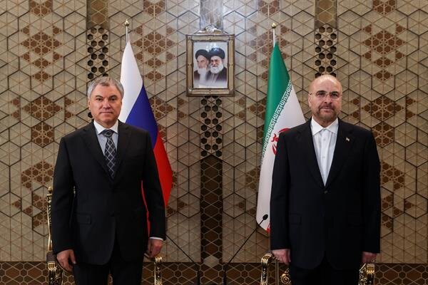 قاليباف يؤكد على ضرورة تطوير التعاون المصرفي والنقدي بين إيران وروسيا
