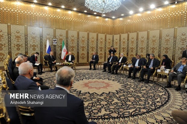 ایرانی پارلیمنٹ کے اسپیکر محمد باقر قالیباف اور روسی ڈوما کے سربراہ کی ملاقات
