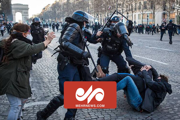 حمله شدید پلیس فرانسه به مردم و خبرنگاران در تظاهرات ضد دولتی