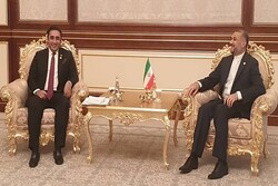 وزير الخارجية الايراني يلتقي بنظيره الباكستاني في طشقند