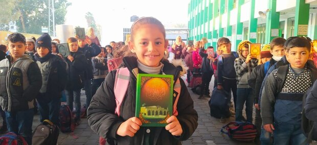 دانش آموزان فلسطینی اقدام موهن سوئد را محکوم کردند+ تصاویر