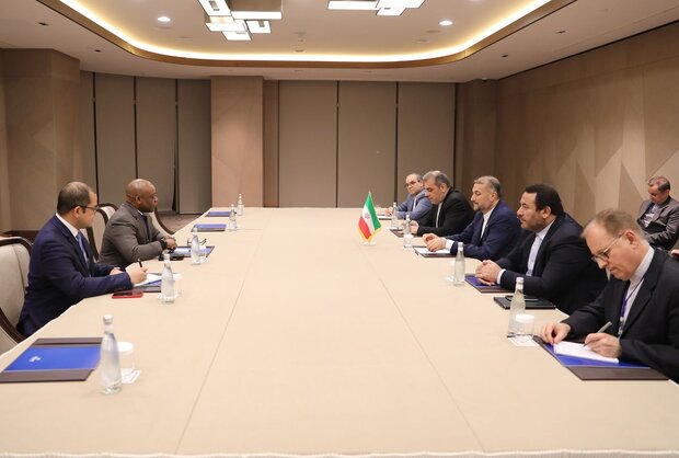 دبیر کل دی هشت با امیرعبداللهیان دیدار و گفتگو کرد دبیر کل دی هشت با امیرعبداللهیان دیدار و گفتگو کرد