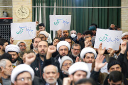 İsveç'te Kuran-ı Kerim yakılması İran'da protesto edildi