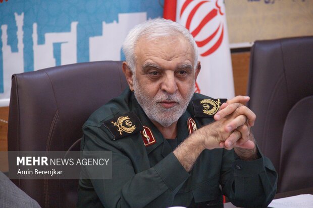 حرف و پیام شهیدان باید هنرمندانه به مردم رسانده شود حرف و پیام شهیدان باید هنرمندانه به مردم رسانده شود