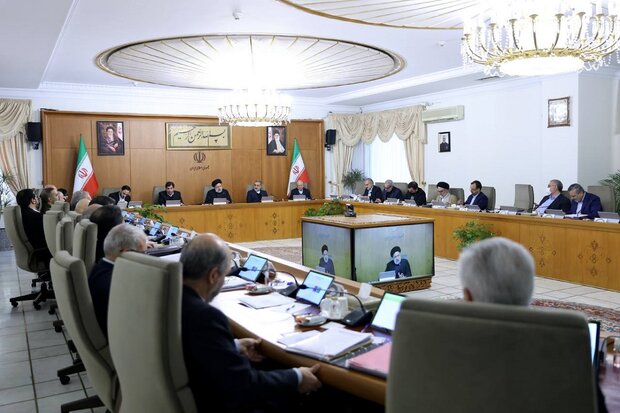 رئیسی: سیاستهای بانک مرکزی موجب امیدواری فعالان اقتصادی شده است رئیسی: سیاستهای بانک مرکزی موجب امیدواری فعالان اقتصادی شده است