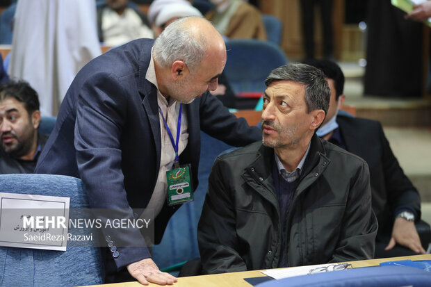 پرویر فتاح رئیس بنیاد مستضعفان انقلاب اسلامی در بیست و نهمین اجلاس سراسری نماز حضور دارد