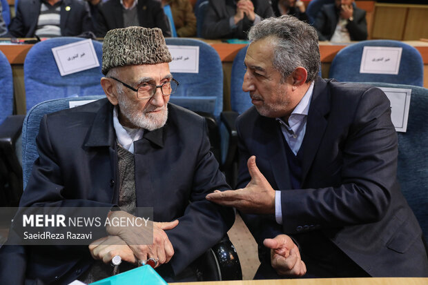 بیست و نهمین اجلاس سراسری نماز با عنوان «نماز، مدرسه، خانواده و معلمان آینده» صبح امروز پنجشنبه ۶ بهمن ۱۴۰۱ با حضور <a href='https://sayeb.ir/tag/%d8%ad%d8%ac%d8%aa-%d8%a7%d9%84%d8%a7%d8%b3%d9%84%d8%a7%d9%85-%d8%b3%db%8c%d8%af-%d8%a7%d8%a8%d8%b1%d8%a7%d9%87%db%8c%d9%85-%d8%b1%d8%a6%db%8c%d8%b3%db%8c'></div>حجت الاسلام سید ابراهیم رئیسی</a>، رئیس جمهور و <a href='https://sayeb.ir/tag/%d8%ad%d8%ac%d8%aa-%d8%a7%d9%84%d8%a7%d8%b3%d9%84%d8%a7%d9%85-%d9%85%d8%ad%d8%b3%d9%86-%d9%82%d8%b1%d8%a7%d8%a6%d8%aa%db%8c'>حجت الاسلام محسن قرائتی</a>، رئیس ستاد اقامه نماز در <a href='https://sayeb.ir/tag/%d9%88%d8%b2%d8%a7%d8%b1%d8%aa-%da%a9%d8%b4%d9%88%d8%b1'>وزارت کشور</a> برگزار شد