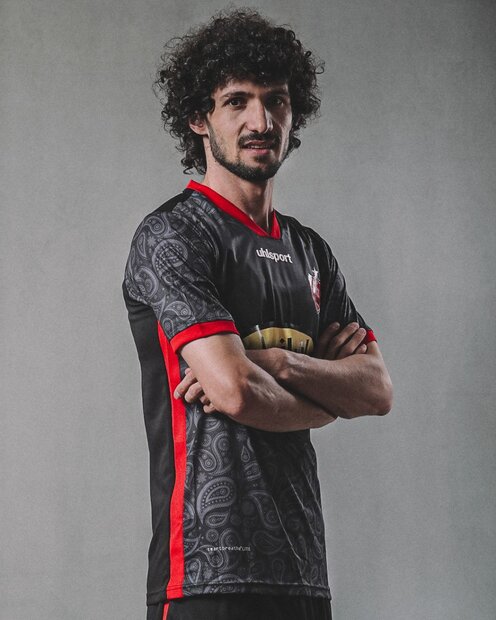 رنگ پیراهن پرسپولیس برای نخستین بار تغییر کرد