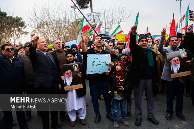 People in Qom condemn desecration of holy Quran in Europe