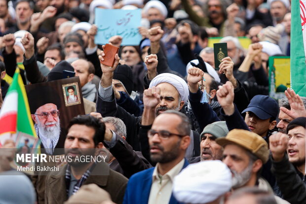 People in Qom condemn desecration of holy Quran in Europe