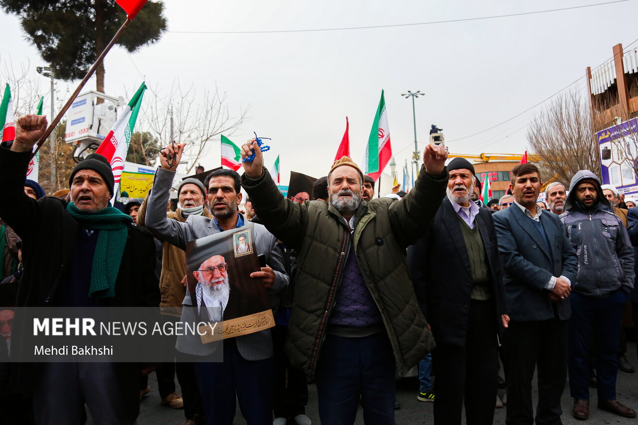 مردم قم با برپایی تجمع اعتراضی توهین به قرآن کریم را محکوم کردند