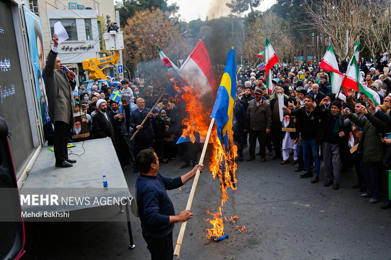 مردم قم با برپایی تجمع اعتراضی توهین به قرآن کریم را محکوم کردند