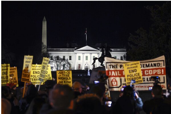 تظاهرات آمریکایی‌ها مقابل کاخ سفید/به بایدن نسل‌کش رای نمی‌ دهیم