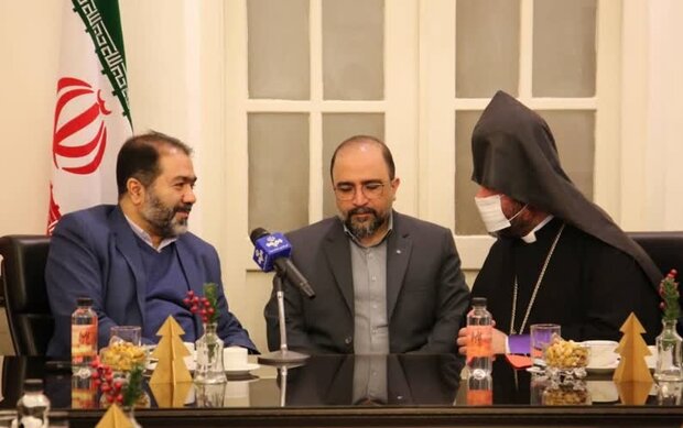توهین کنندگان به ادیان توحیدی را مسیحی به حساب نمی آوریم توهین کنندگان به ادیان توحیدی را مسیحی به حساب نمی آوریم