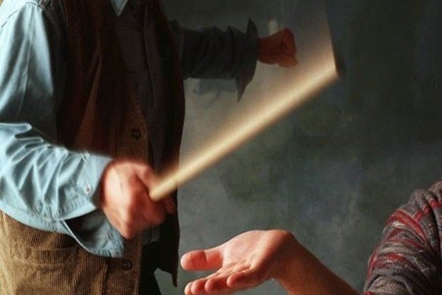 اخراج کادر خاطی مدرسه پرند در پی انتشار فیلم تنبیه بدنی دانشآموز اخراج کادر خاطی مدرسه پرند در پی انتشار فیلم تنبیه بدنی دانشآموز
