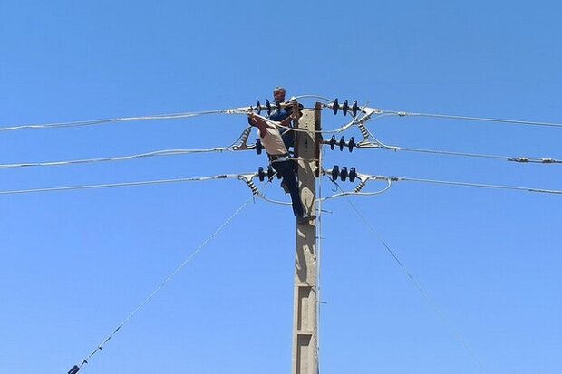 توسعه و اصلاح شبکه‌های برق روستایی در شهرستان گناوه
