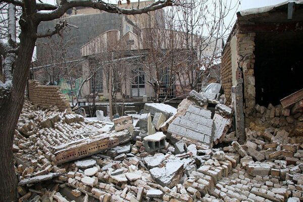 گزارش میدانی مهر از روند امدادرسانی از مناطق زلزله زده خوی