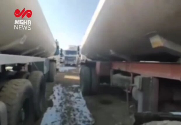 زمینگیر شدن ۴۰ روزه ۱۵۴ تانکر سوخت در مرز باشماق