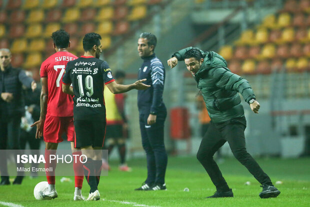 Coaches' misbehavior on touchline discredits Iran football Coaches' misbehavior on touchline discredits Iran football