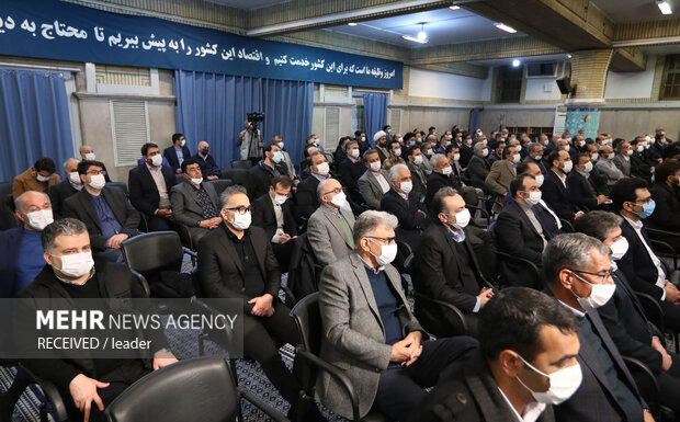 Leader meeting with Iranian entrepreneurs and manufacturers
