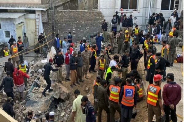 افزایش کشته‌شدگان انفجار انتحاری در پاکستان به ۹۰ نفر