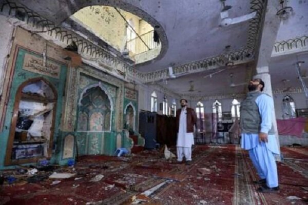ارتفاع ضحايا تفجير مسجد بيشاور في باكستان  إلى 28 قتيلا و150 مصابا