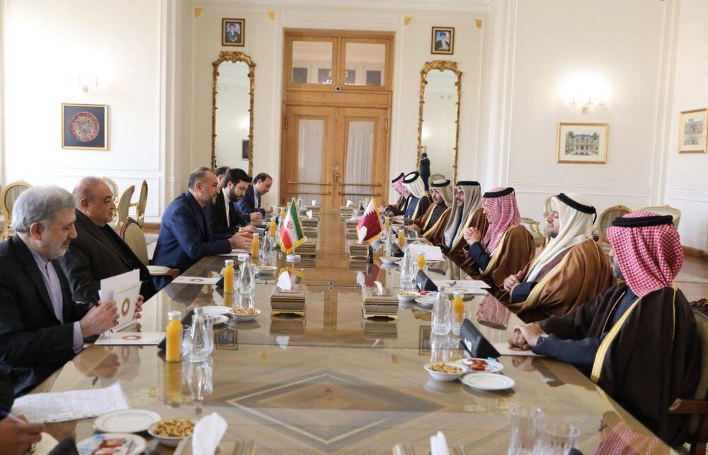أمير عبداللهيان يناقش مع نظيره القطري اخر تطورات العلاقات الثنائية والاقليمية والدولية