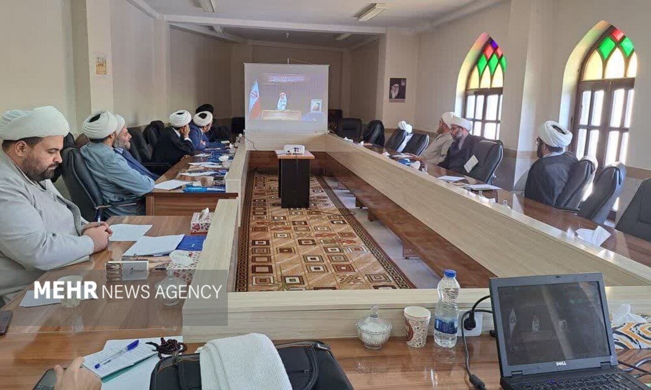 تبیین بیانیه گام دوم انقلاب برای طلاب ضروری است