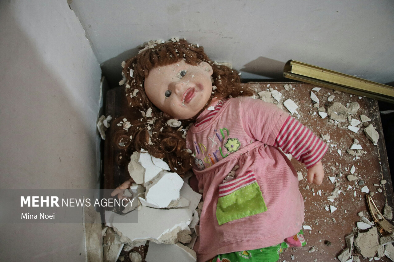 آوارشایعه سنگینتر از آوار زلزله/واقعیت را بنویسی اخراجت میکنند