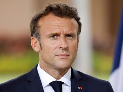 VDIEO: French president booed by crowds in Alsace