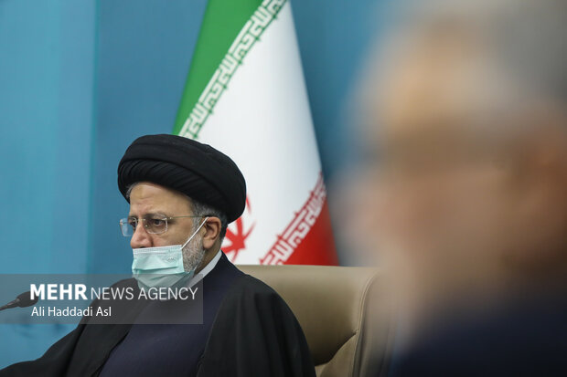 حجت الاسلام سید ابراهیم رئیسی رئیس جمهور در جلسه شورای عالی انقلاب فرهنگی حضور دارد
