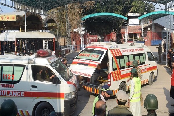 افزایش قربانیان حمله انتحاری به مسجدی در پاکستان به ۱۰۳ نفر