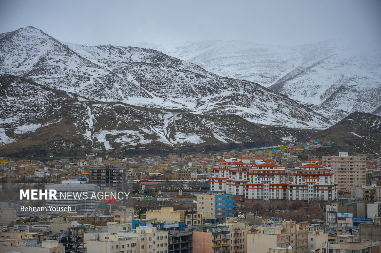 بارش باران و برف در مناطق غربی کشور