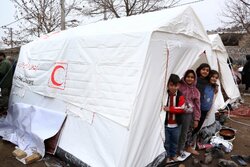 ایجاد ۵۰ اردوگاه اسکان اضطراری در مناطق زلزله‌زده خوی/ ۲۴ هزار چادر توزیع شده است