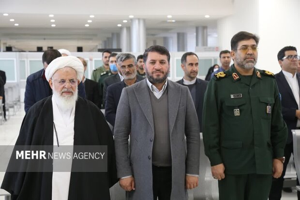 شکوه جشن انقلاب در یزد/ ۱۲ بهمن ۵۷ دوباره در یزد تداعی شد