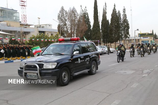 شکوه جشن انقلاب در یزد/ ۱۲ بهمن ۵۷ دوباره در یزد تداعی شد