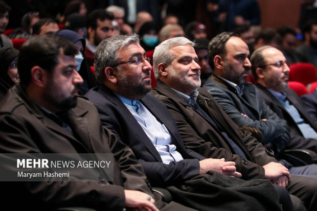 مجید قلی زاده مدیر عامل خبرگزاری تسنیم در آئین رونمایی از نشان قلم مقدس حضور دارد