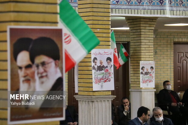 Celebrating start of Fajr Decade in Kermanshah