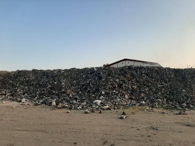 زباله محمودآباد در کام دریا ریخته می شود/ یک بام و چند صدا