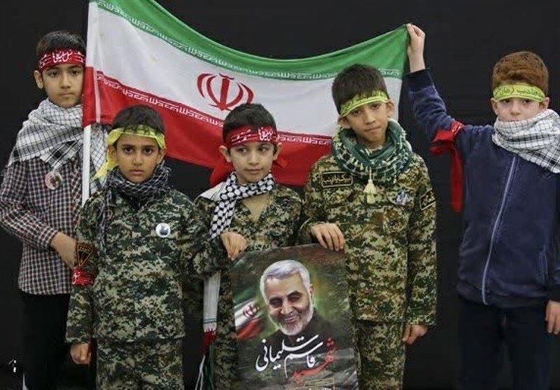 نمایش عشق و دلدادگی در فجر ۴۴/دلبستگی مردم به انقلاب ناگسستنی است