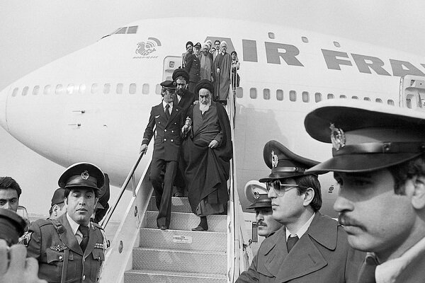 فروری 1979: امام خمینی کی جلاوطنی سے فاتحانہ واپسی