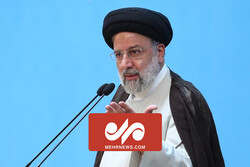 رئیس جمهور: برای حل مشکلات نباید منتظر بیگانگان بود