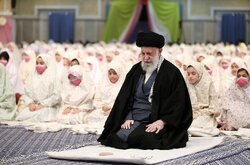 Leader attends Taklif Celebration for young school girls