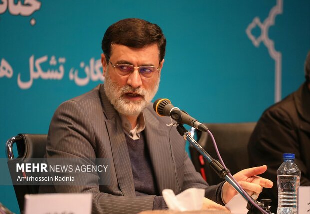 پیگیری برای رفع مشکلات خانوادههای شهدا و ایثارگران در لرستان پیگیری برای رفع مشکلات خانوادههای شهدا و ایثارگران در لرستان