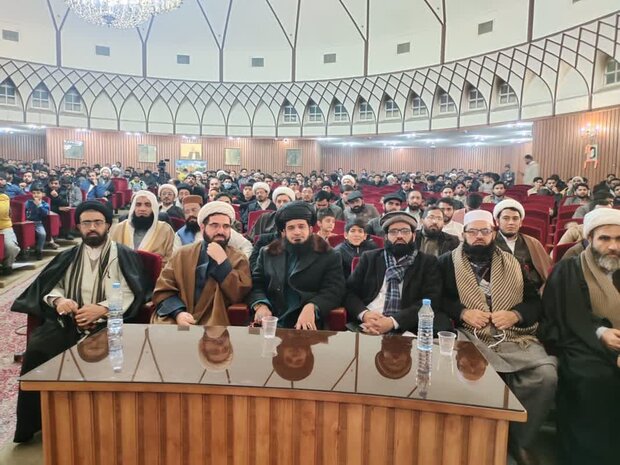 مسلمان فرقہ بندیوں سے نکل کر امت واحدہ بن جائیں، مقریرین